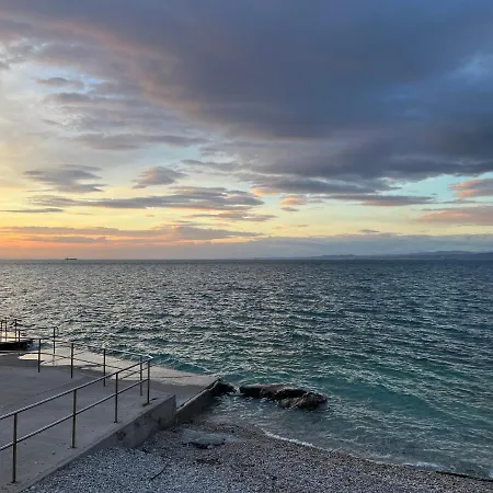Sea Side Apartamento Izola